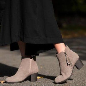 SKECHERS Suede Leather Taxi Don t Trip Dark Taupe Heeled Ankle Boots